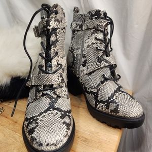 SHOE DAZZLE  BOOT